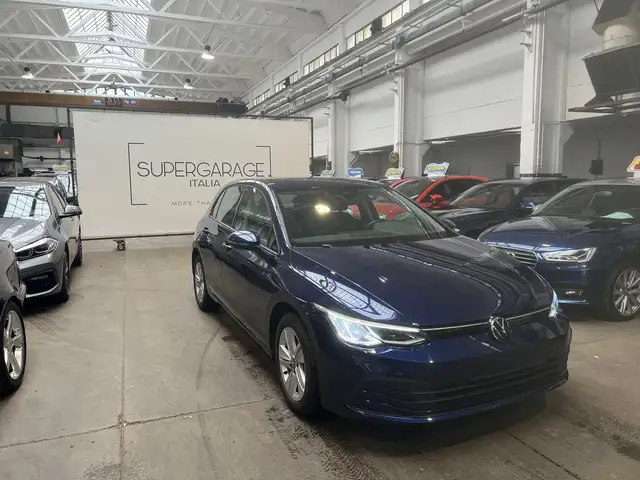 Volkswagen Golf view 2