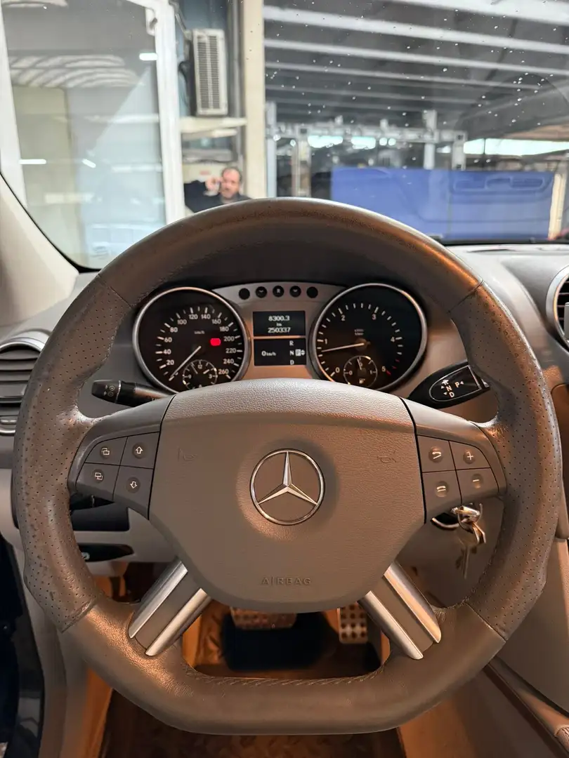 Mercedes-Benz ML 320 CDI 4MATIC Aut. - 2