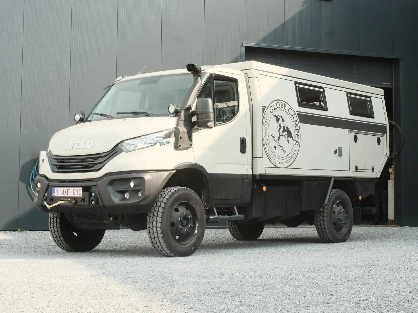 Iveco Daily 70S18HA8 Globe Camper 4X4 Beige - 1