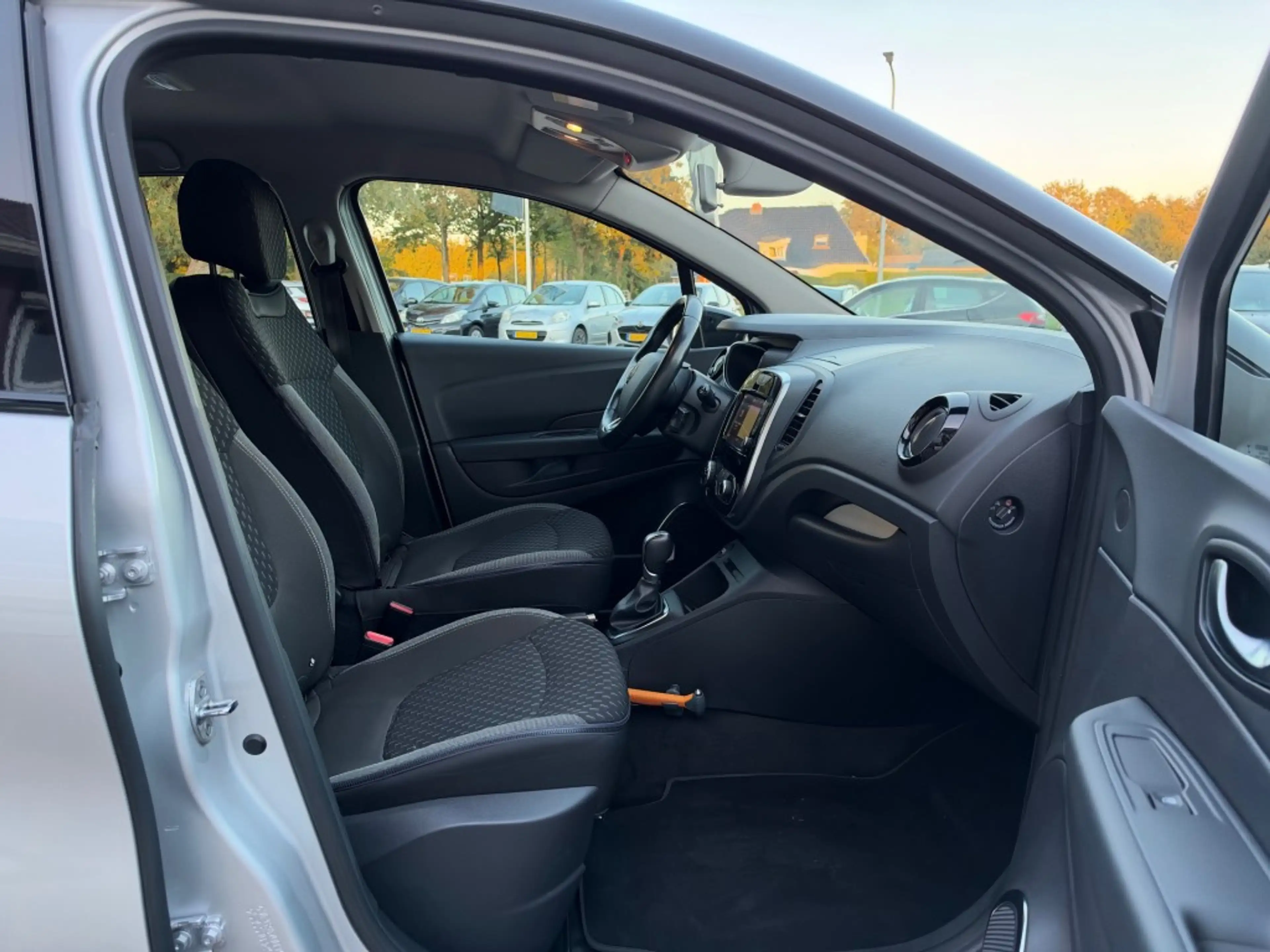 Renault Captur 1.3 TCE INTENS 150PK Automaat/Trekhaak/Cruise Cont — photo 15