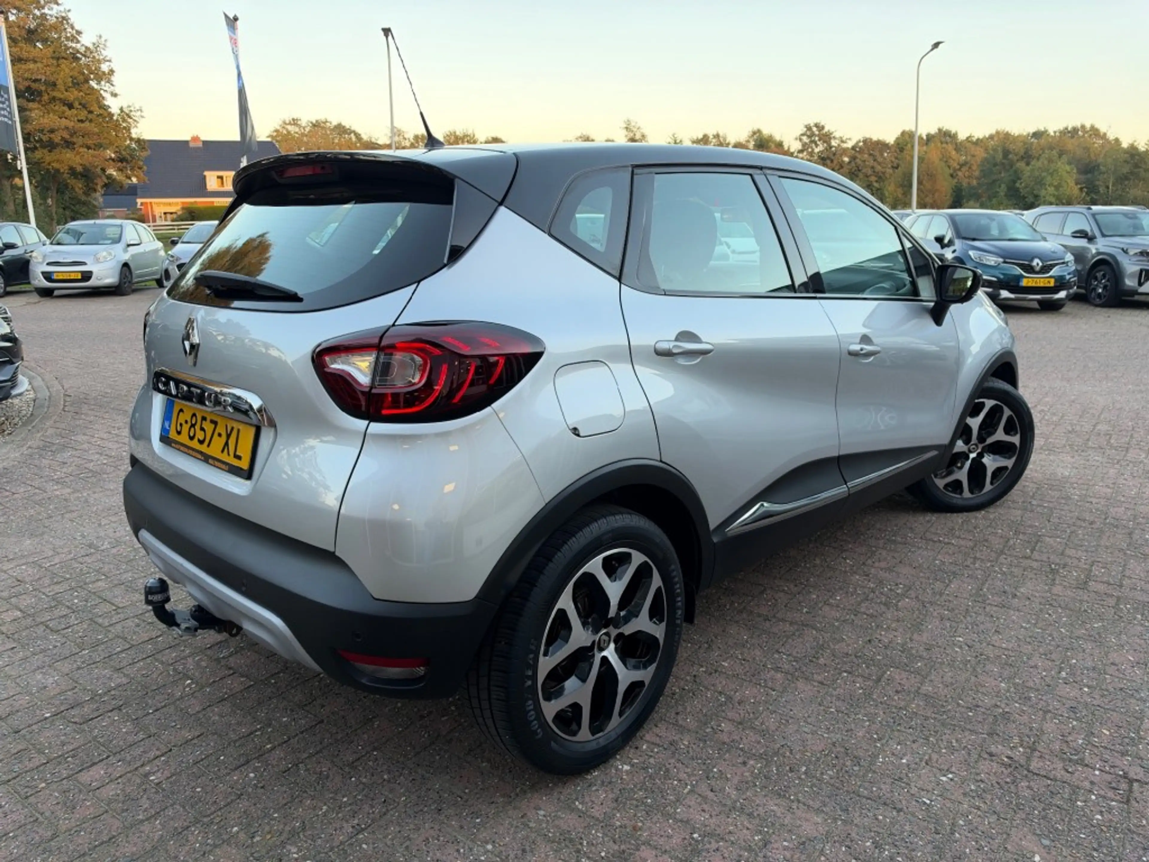 Renault Captur 1.3 TCE INTENS 150PK Automaat/Trekhaak/Cruise Cont — photo 36