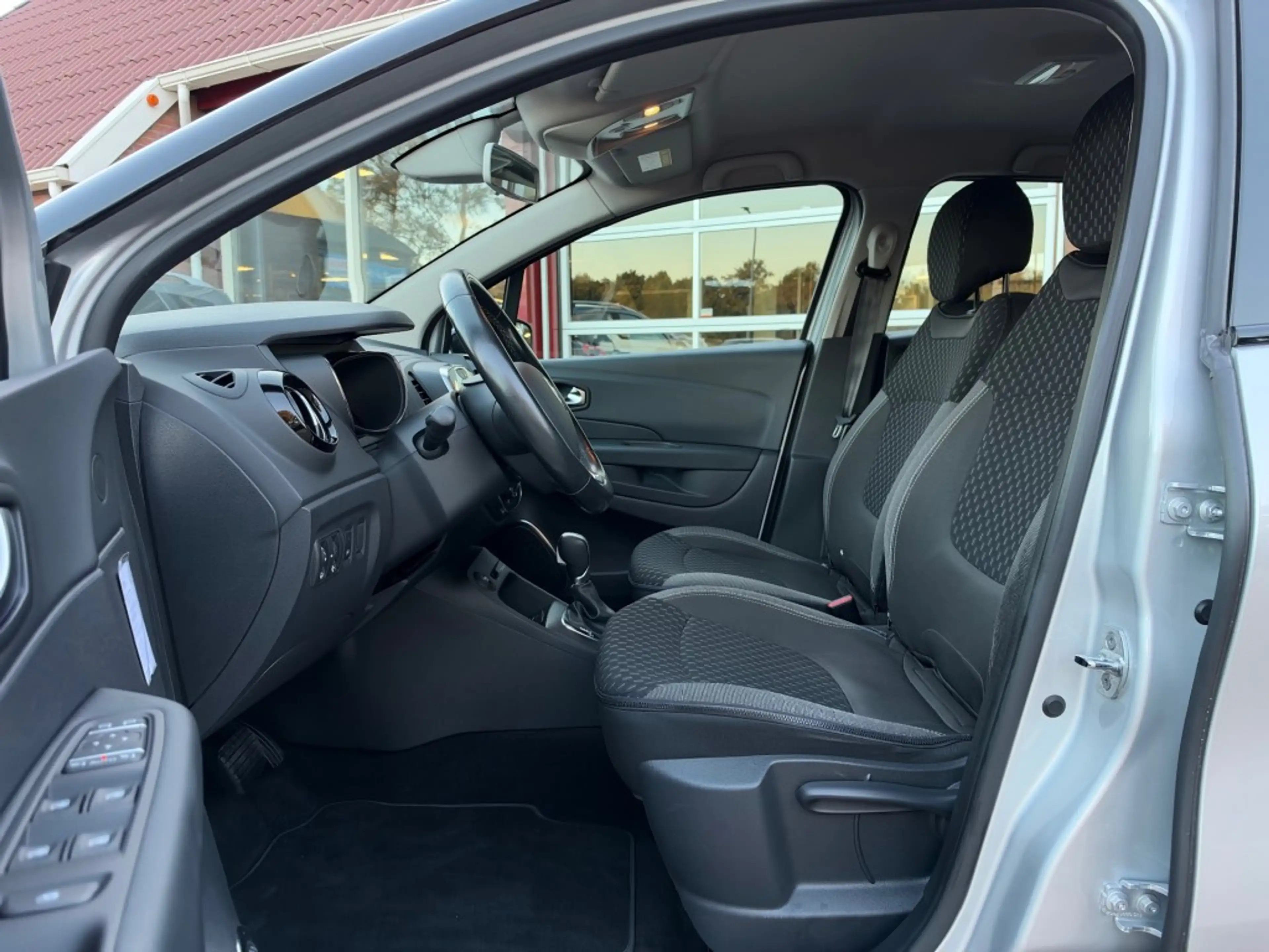 Renault Captur 1.3 TCE INTENS 150PK Automaat/Trekhaak/Cruise Cont — photo 22