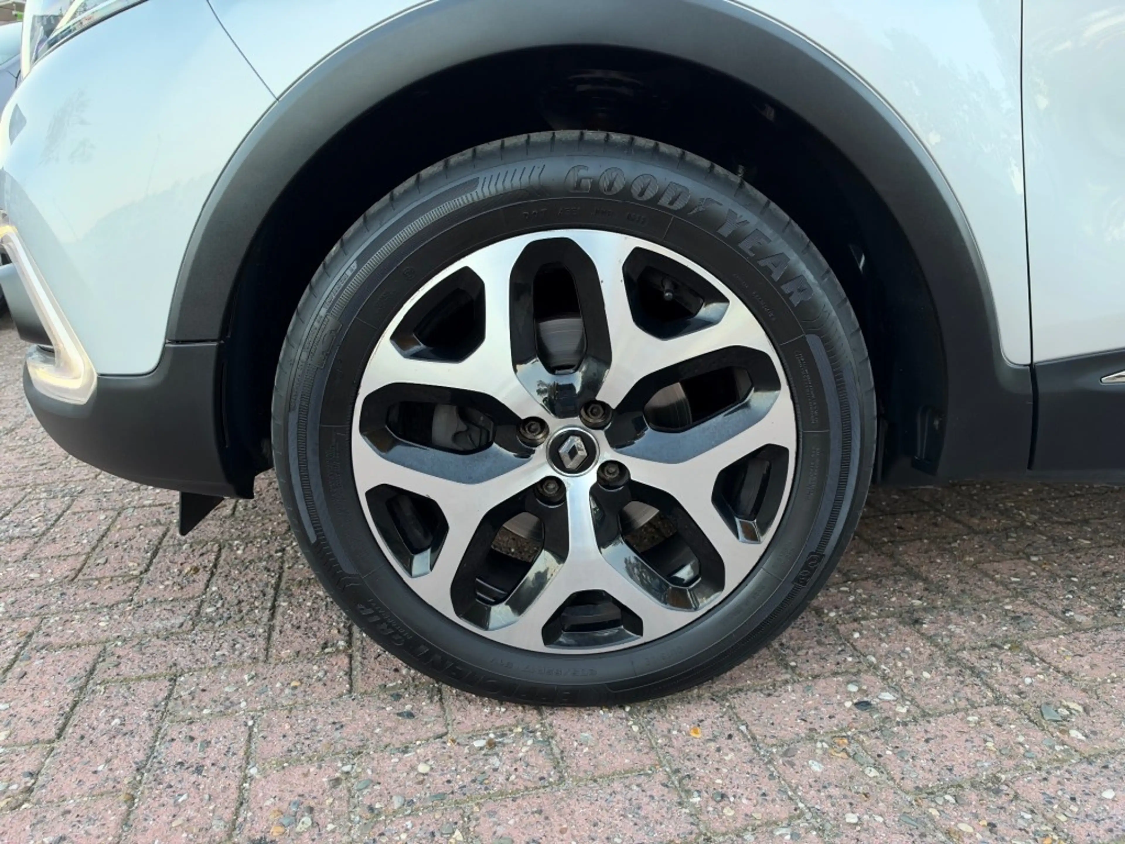 Renault Captur 1.3 TCE INTENS 150PK Automaat/Trekhaak/Cruise Cont — photo 23