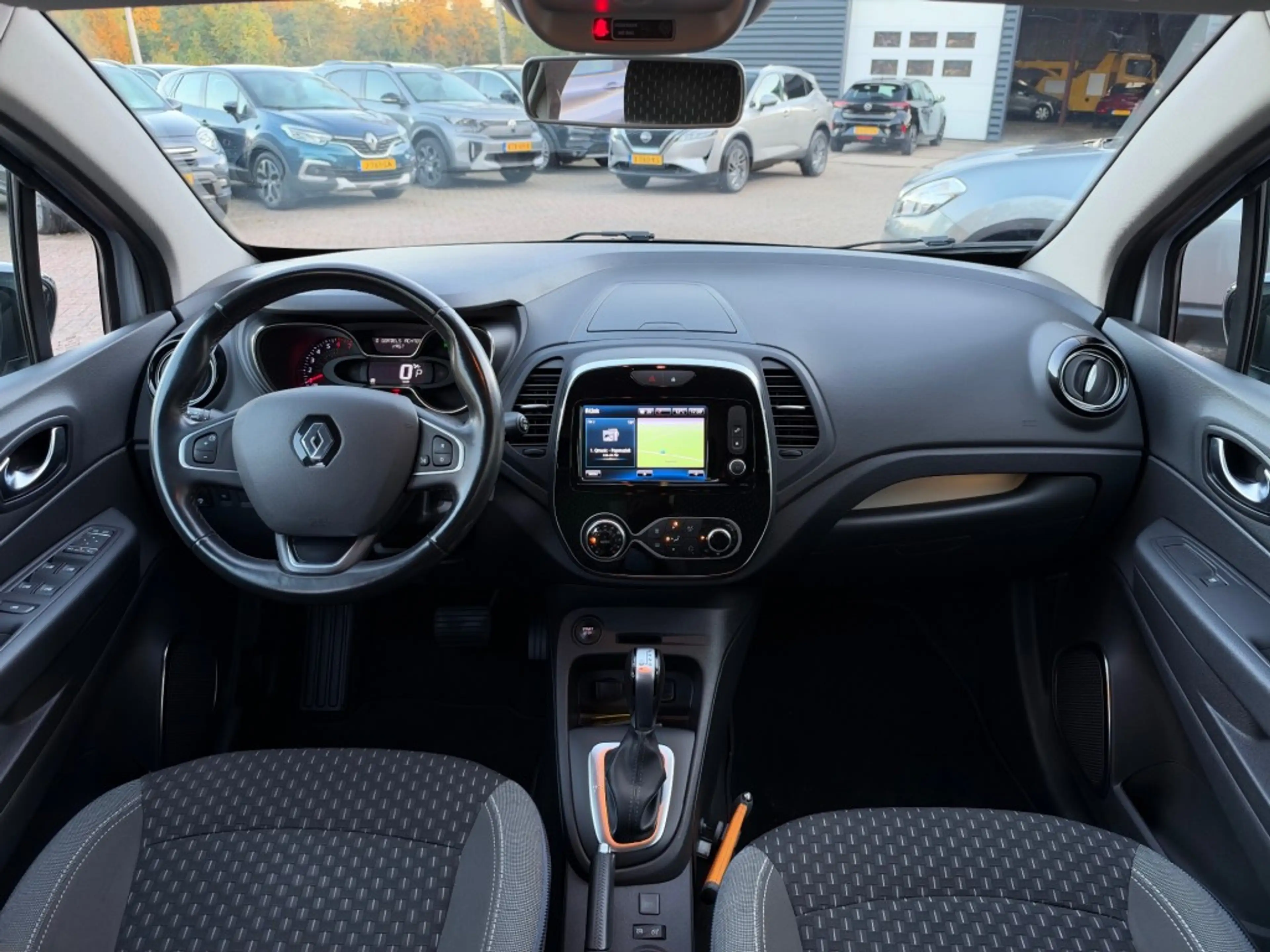 Renault Captur 1.3 TCE INTENS 150PK Automaat/Trekhaak/Cruise Cont — photo 6