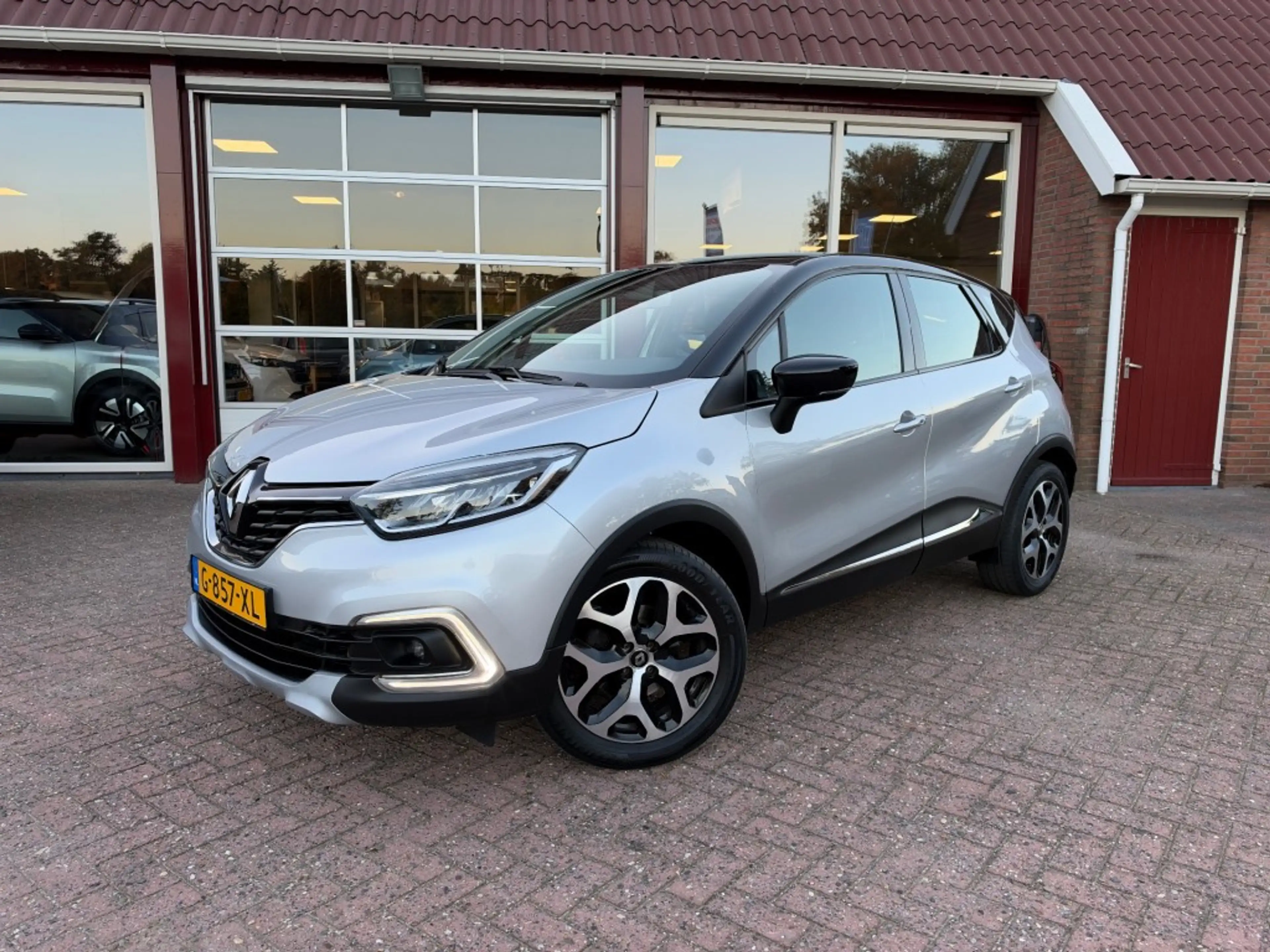 Renault Captur 1.3 TCE INTENS 150PK Automaat/Trekhaak/Cruise Cont — photo 34
