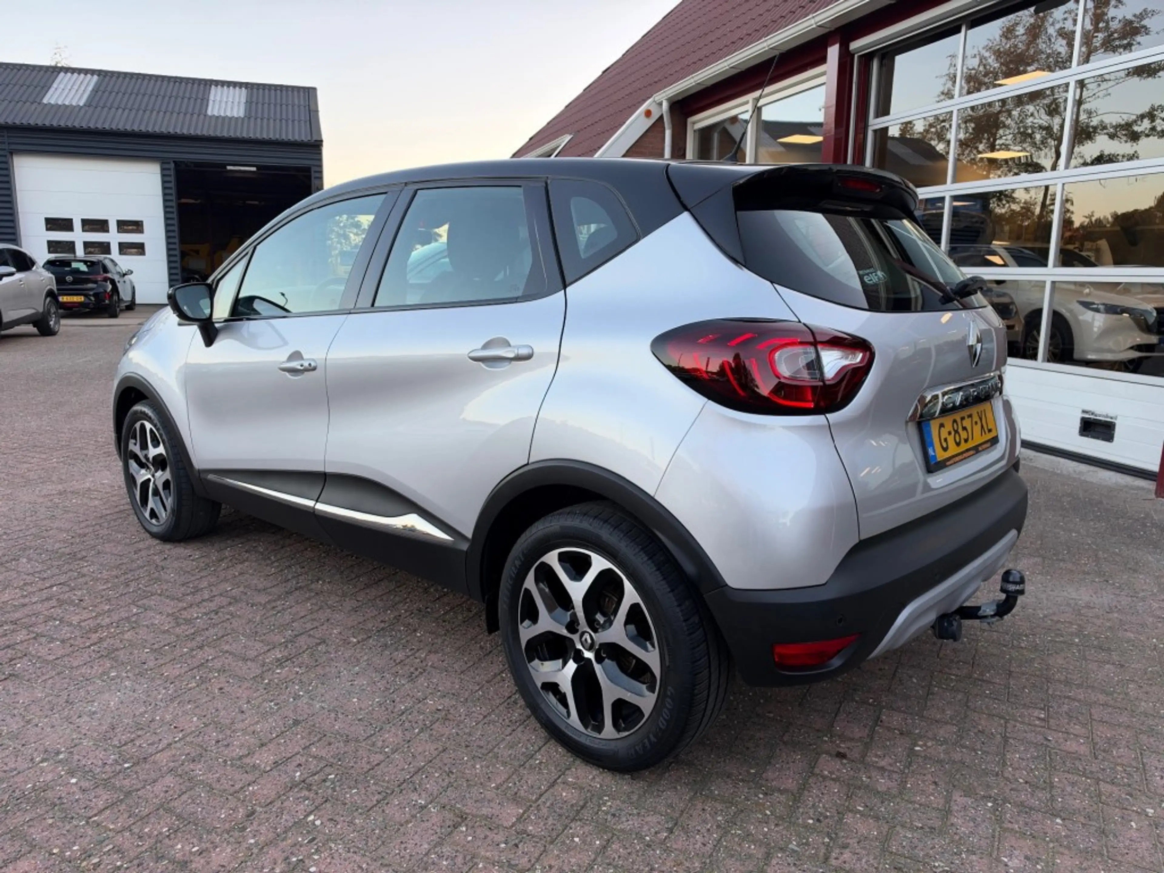 Renault Captur 1.3 TCE INTENS 150PK Automaat/Trekhaak/Cruise Cont — photo 11
