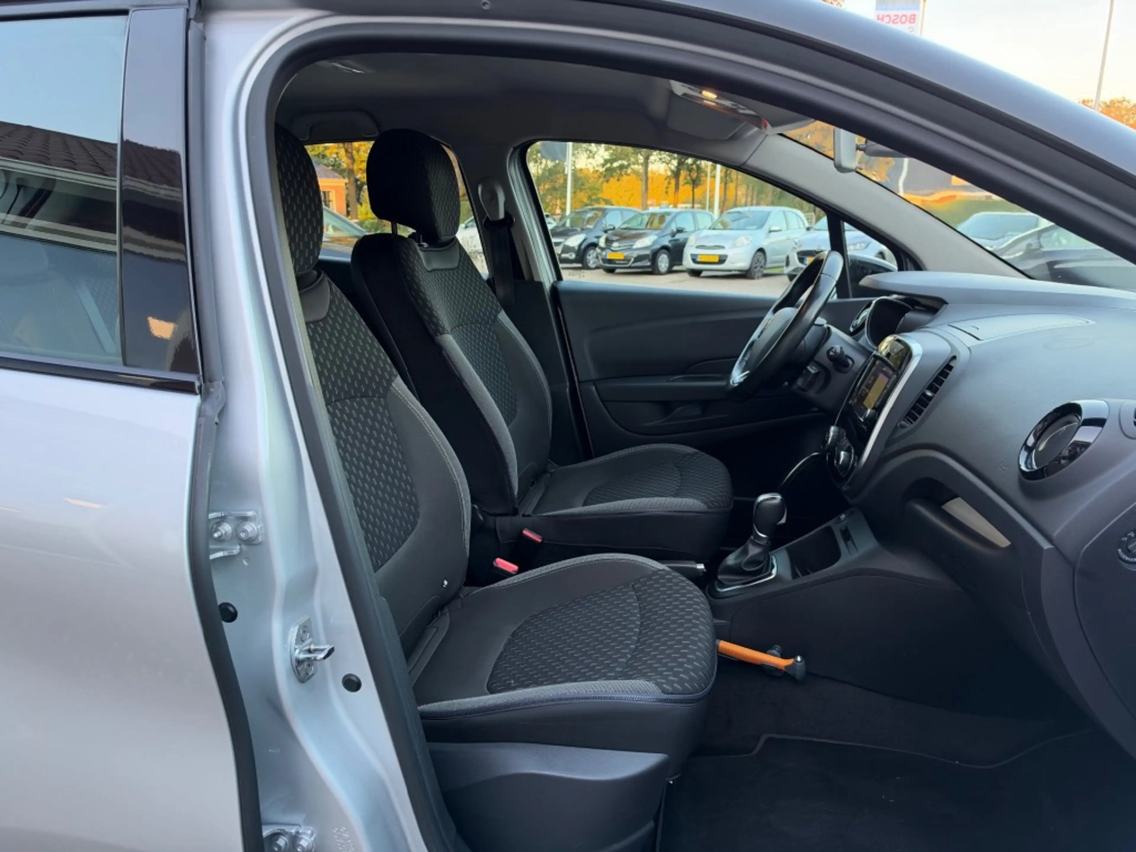 Renault Captur 1.3 TCE INTENS 150PK Automaat/Trekhaak/Cruise Cont — photo 17