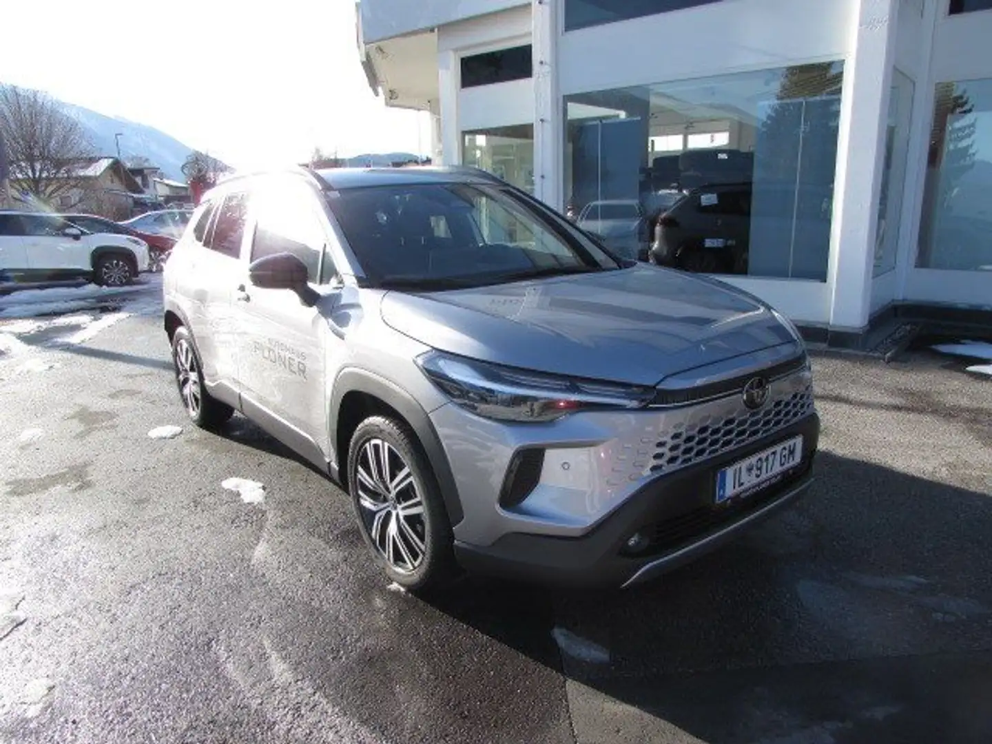 Toyota Corolla Cross 2,0 Hybrid 4WD Active Drive Facelift 2025 Silber - 1