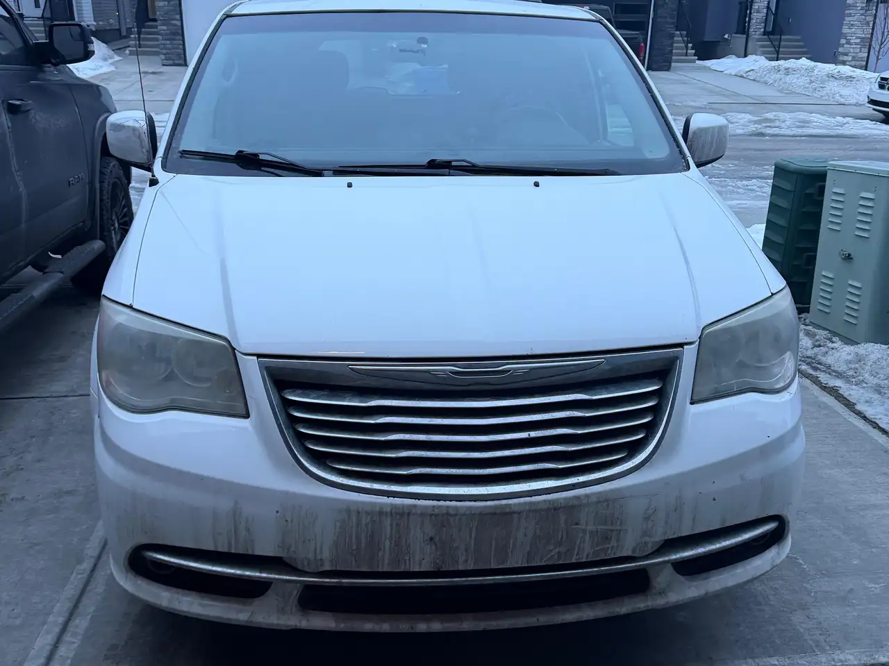 Chrysler Town & Country снимка Chrysler Town & Country