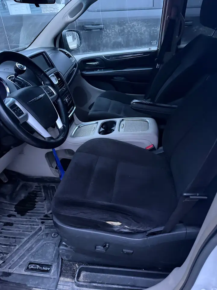 Chrysler Town & Country снимка Chrysler Town & Country