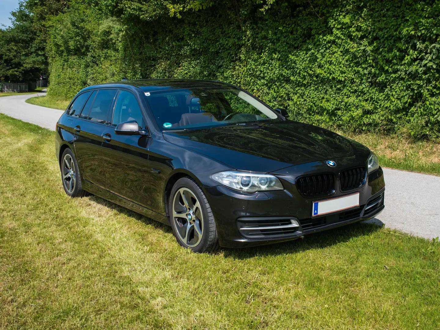 BMW 530 530d Touring Aut. F11 Luxury Line Braun - 1
