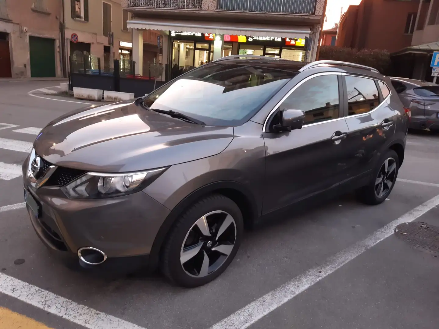 Nissan Qashqai Qashqai 1.5 dci 360 110cv E6 Grigio - 2
