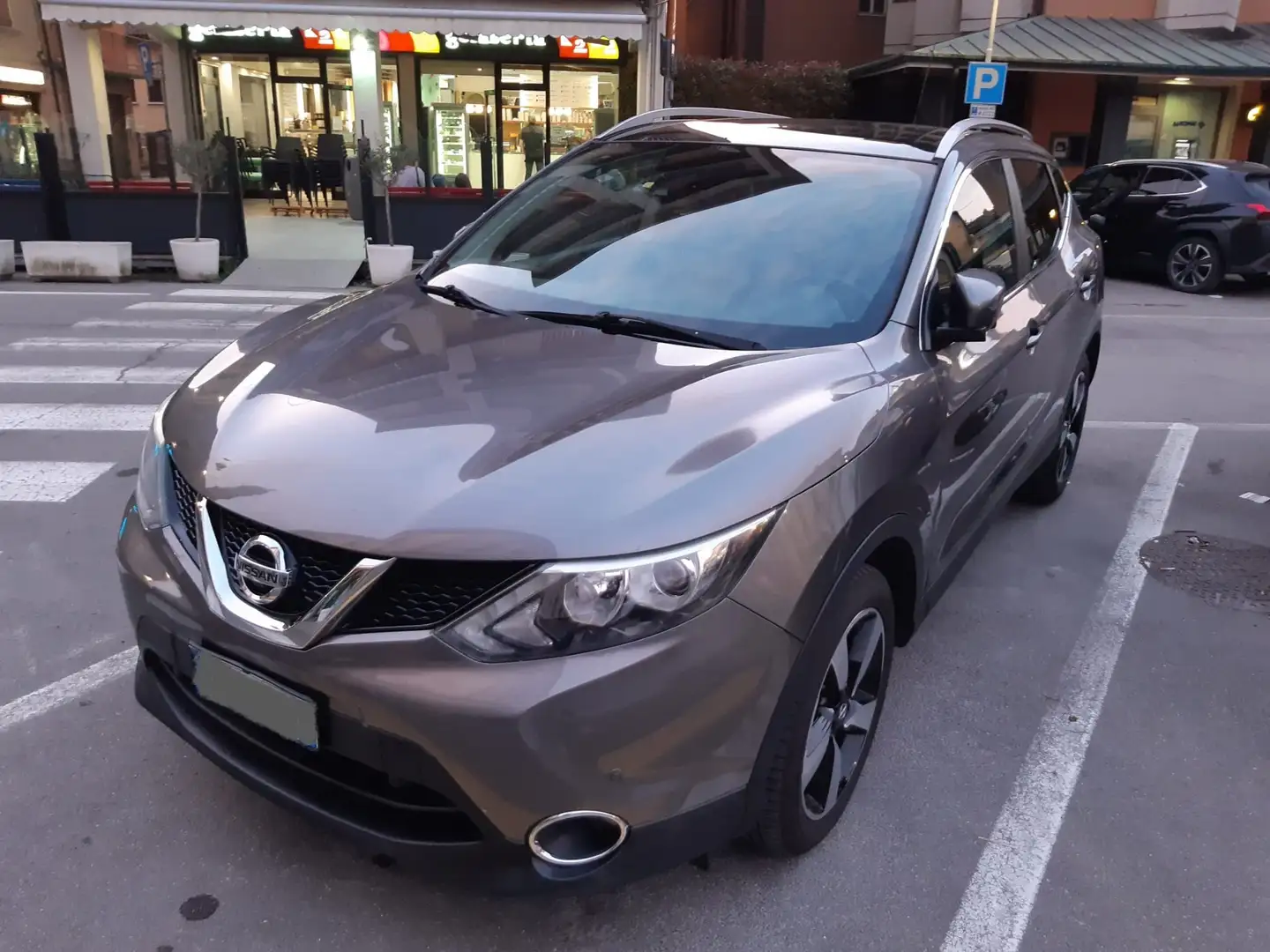 Nissan Qashqai Qashqai 1.5 dci 360 110cv E6 Grigio - 1