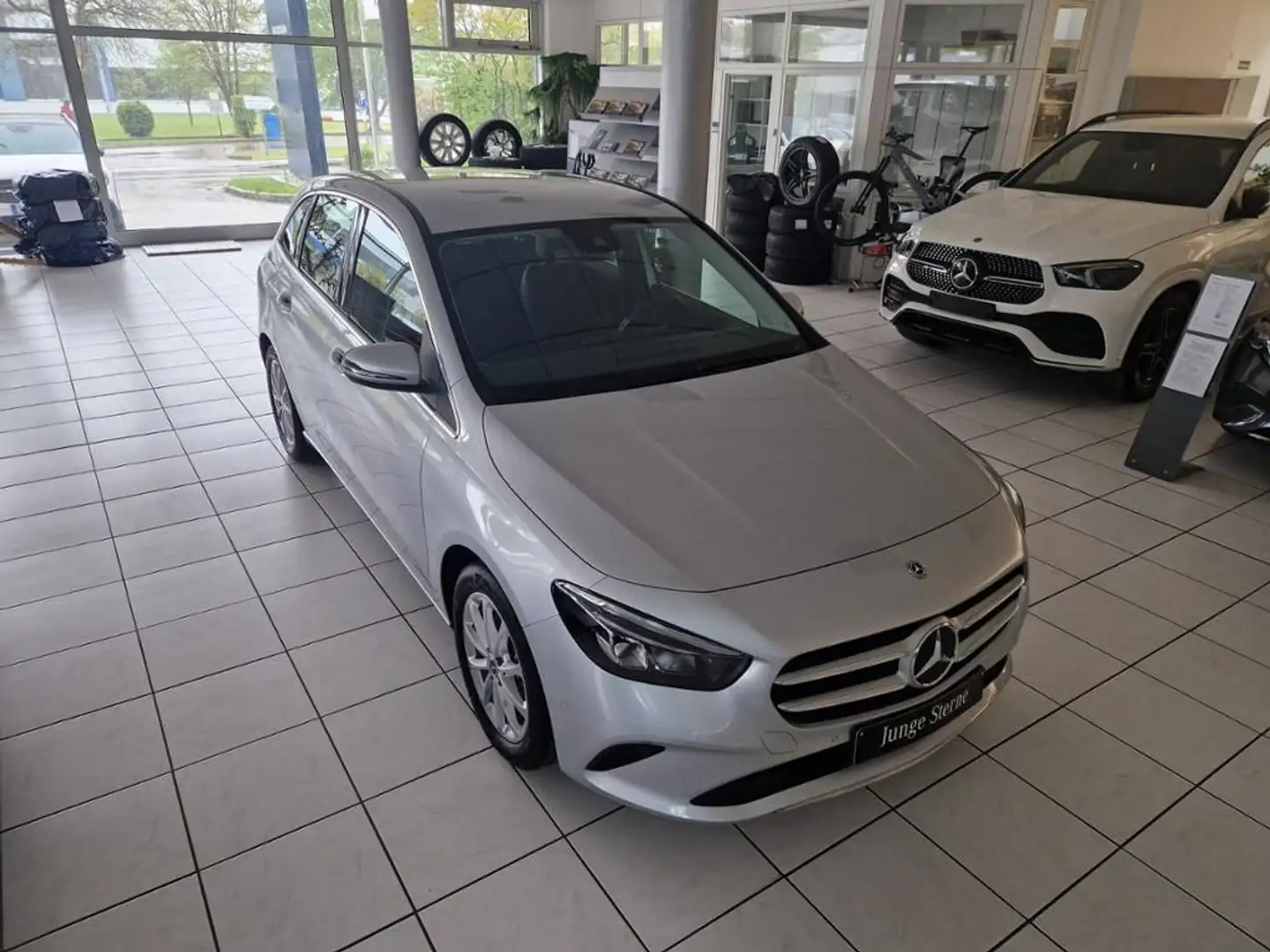 Mercedes-Benz B 250 7G Progressive MBUX High LED Kamera Spiege Silber - 2