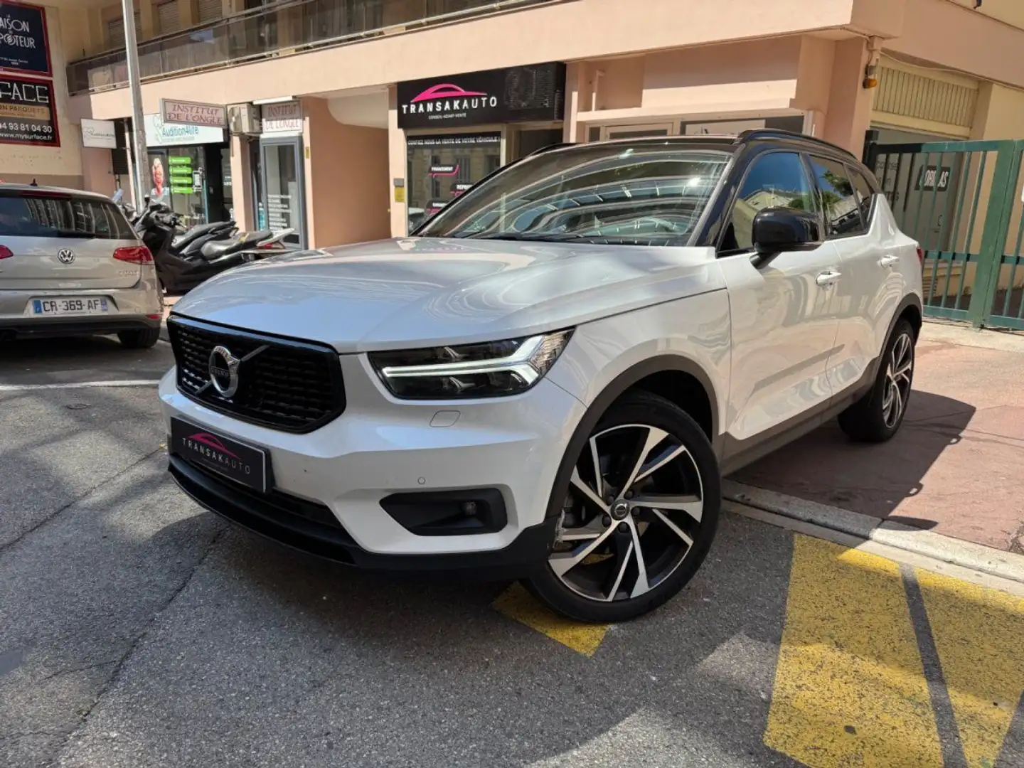 Volvo XC40 2.0 l Tdi 190 CV AWD AdBlue Geartronic 8 R-Design  Blanc - 1