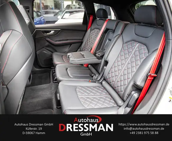 Audi Q7 view 13