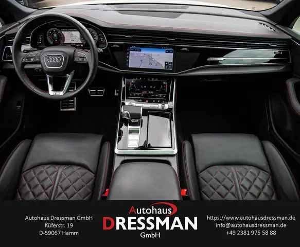 Audi Q7 view 14
