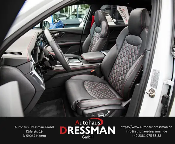Audi Q7 view 11