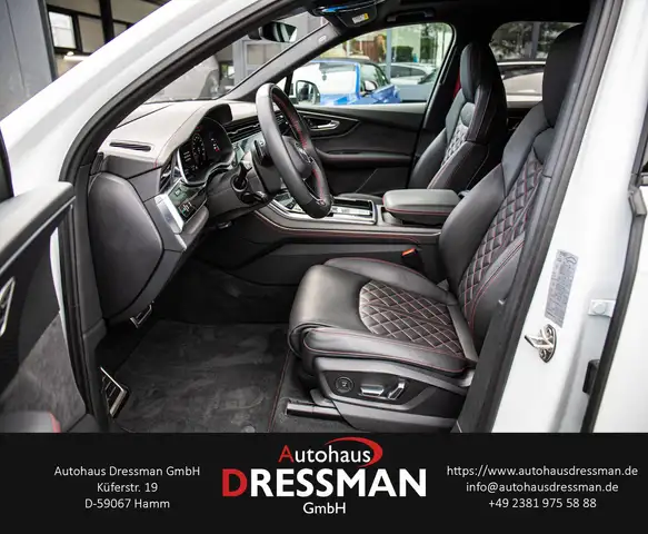 Audi Q7 view 10