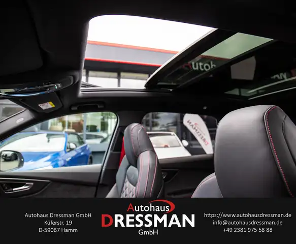 Audi Q7 view 12