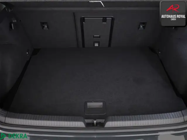 Volkswagen Golf view 13