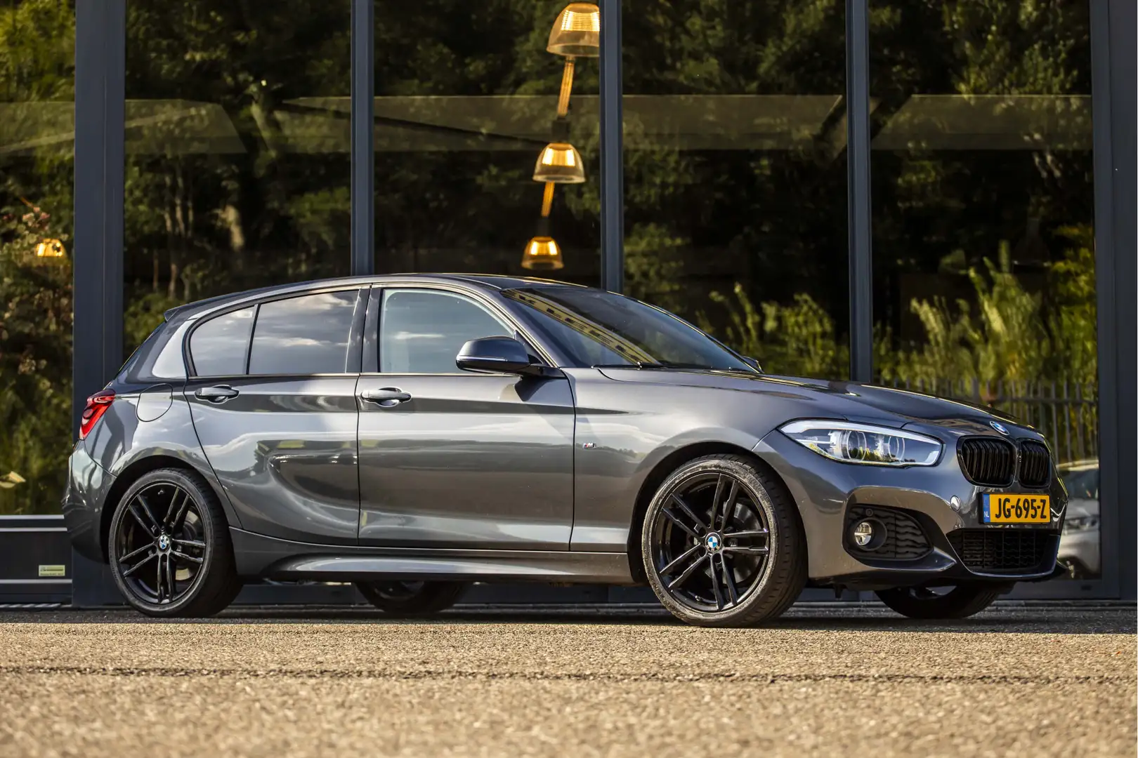 BMW 120 1-serie 120i M Sport Gris - 1