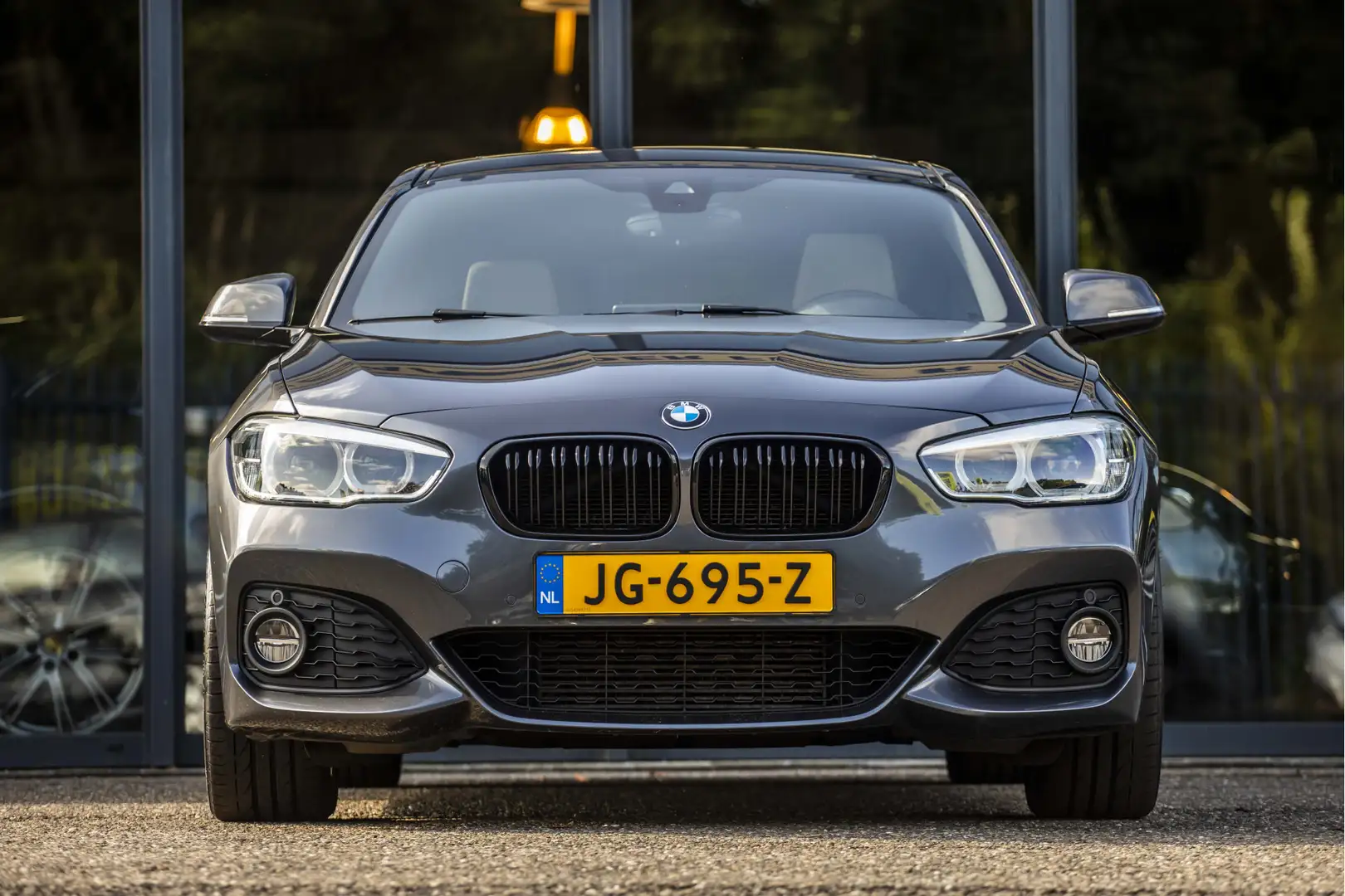 BMW 120 1-serie 120i M Sport Gris - 2