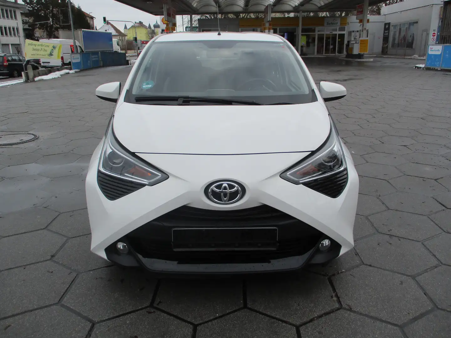 Toyota Aygo x-play connect Automatik Weiß - 2