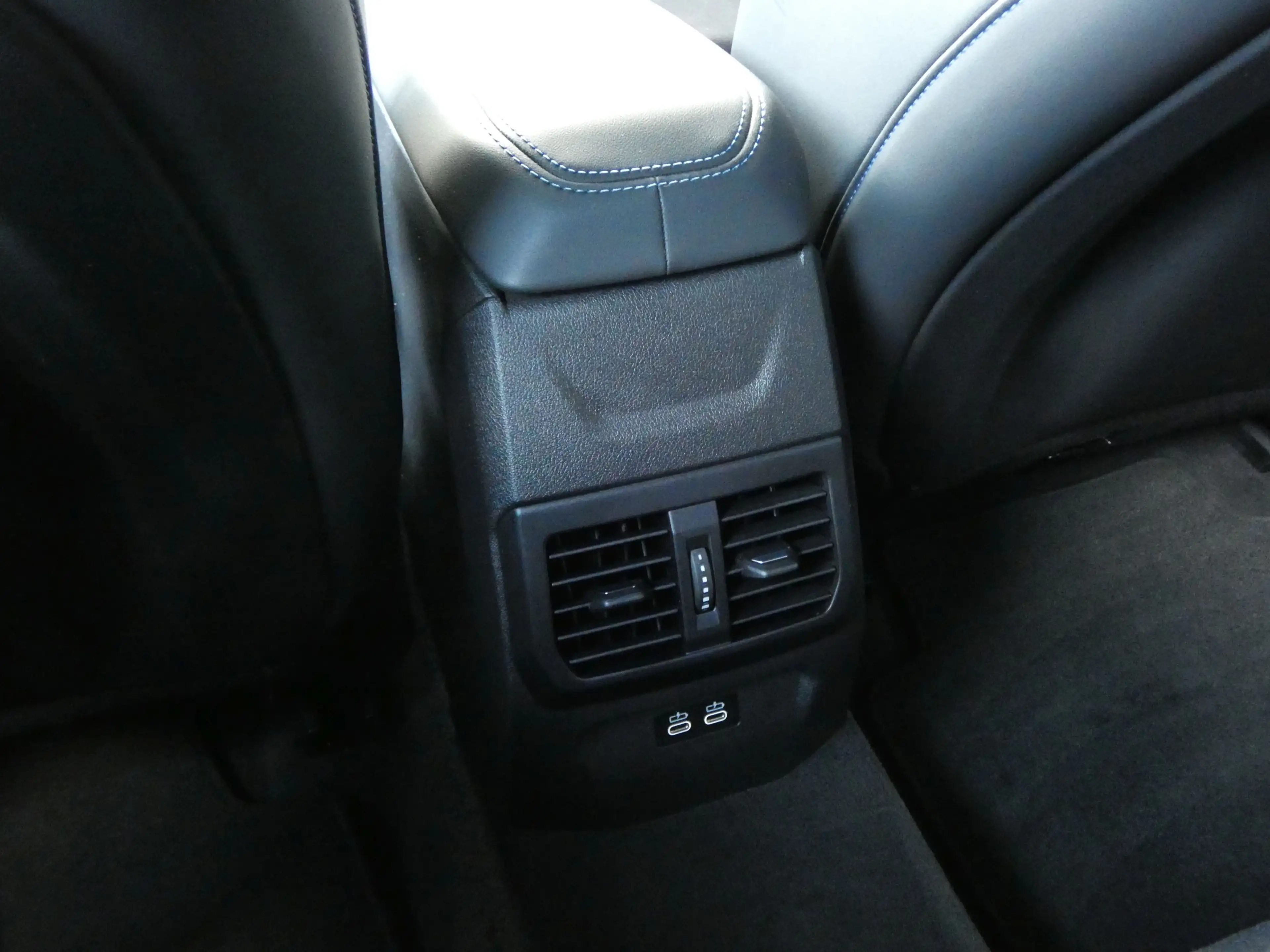 BMW 120 i M Sport PRO HUP°19-360°-Massage°bel.Niere — photo 13