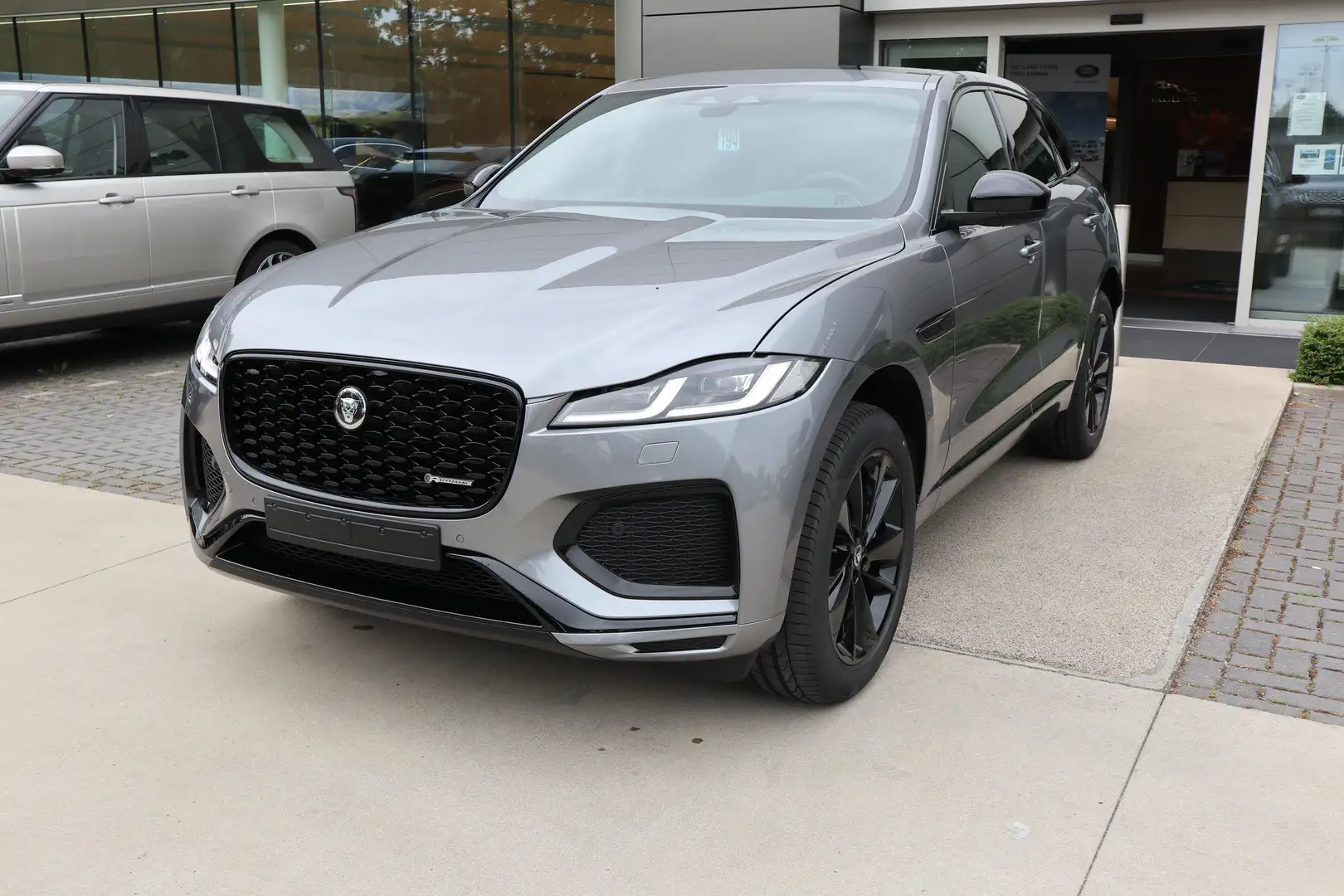 Jaguar F-Pace P400e R-Dynamic S AWD Gris - 1