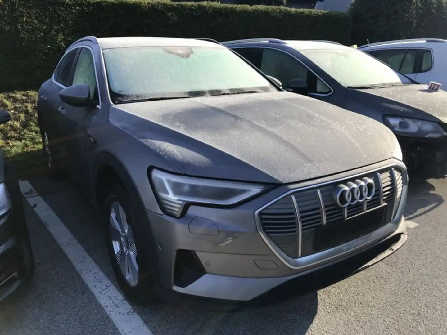 Audi e-tron SB Sportback 55 quattro 95kWh Business *PANORAM... Grau - 2
