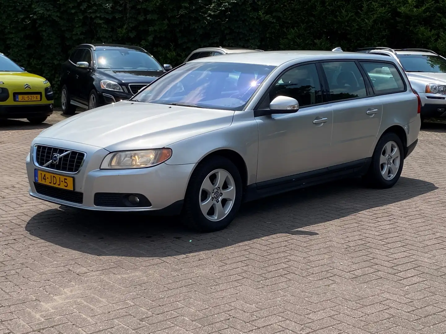Volvo V70 2.0D Limited Edition Leer/Navi/PDC/Tr.haak APK t/m Gris - 1