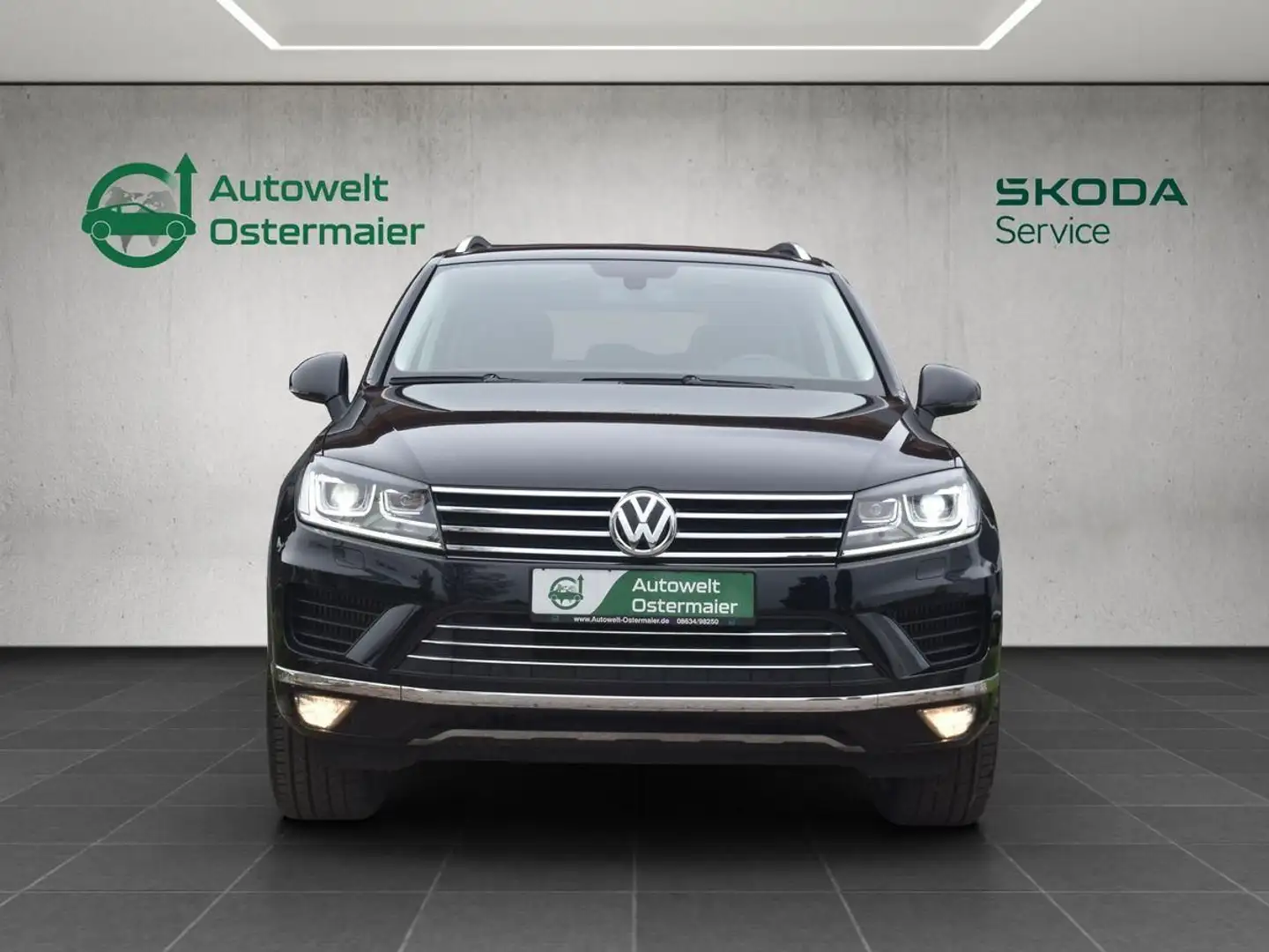 Volkswagen Touareg 3.0 V6 TDI*Pano*Leder*Memory* Fekete - 2