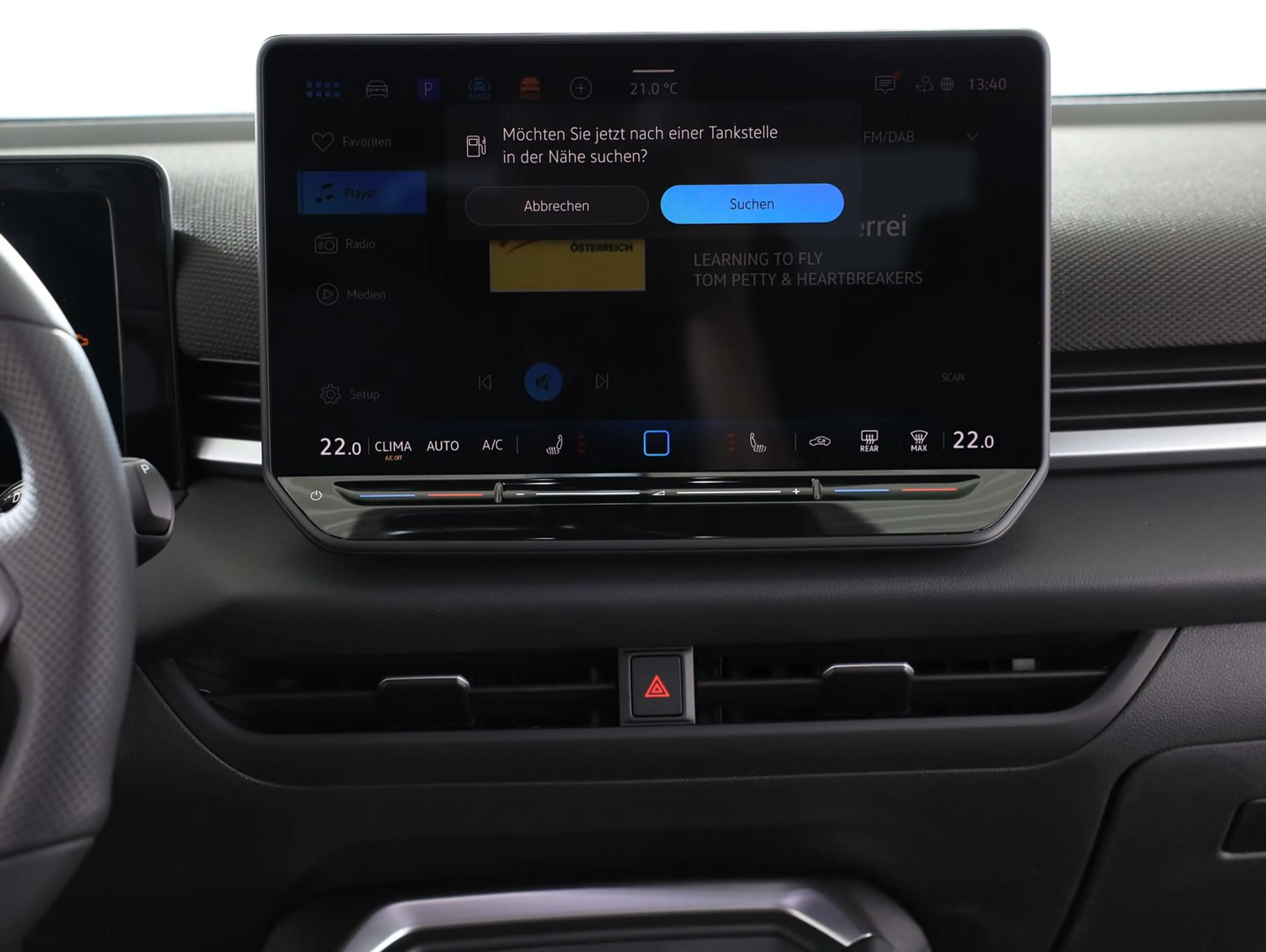 Volkswagen T-Roc R-Line eTSI DSG — photo 9