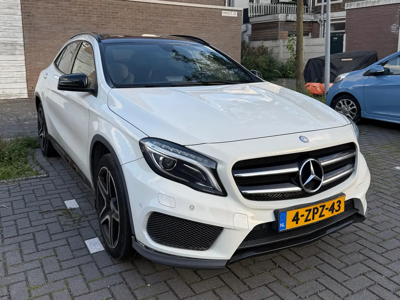 Mercedes-Benz GLA 200