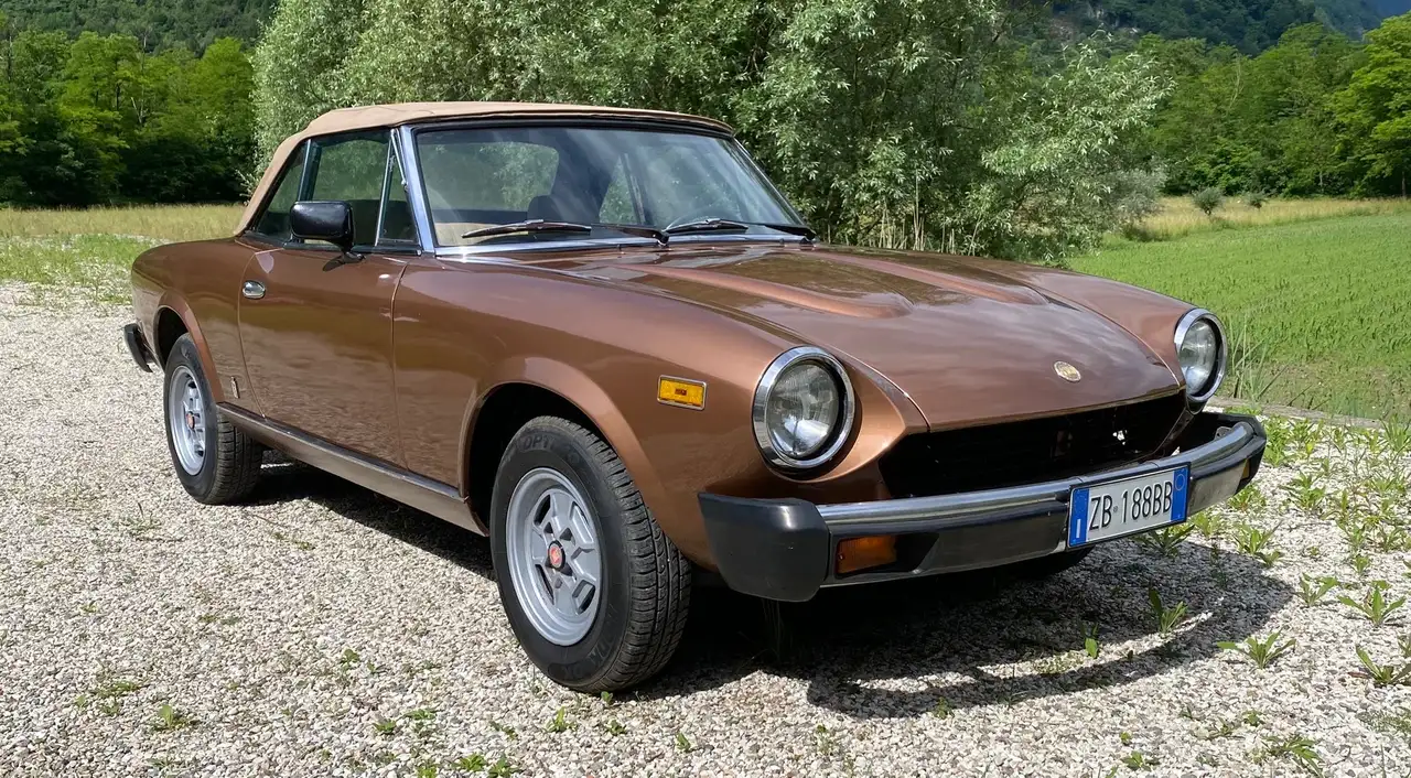 Fiat 124 Spider, foto 1