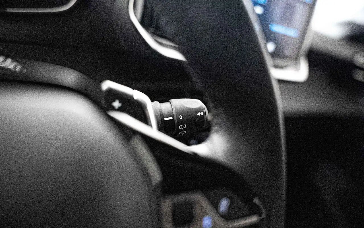 Peugeot 208 1.2 Turbo Allure 23