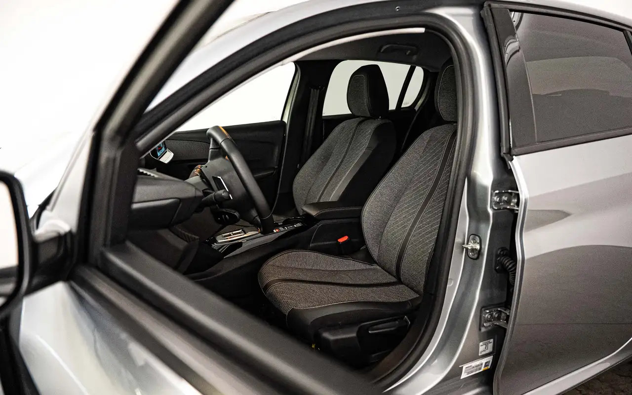 Peugeot 208 1.2 Turbo Allure 9
