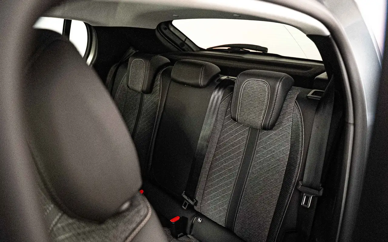 Peugeot 208 1.2 Turbo Allure 7