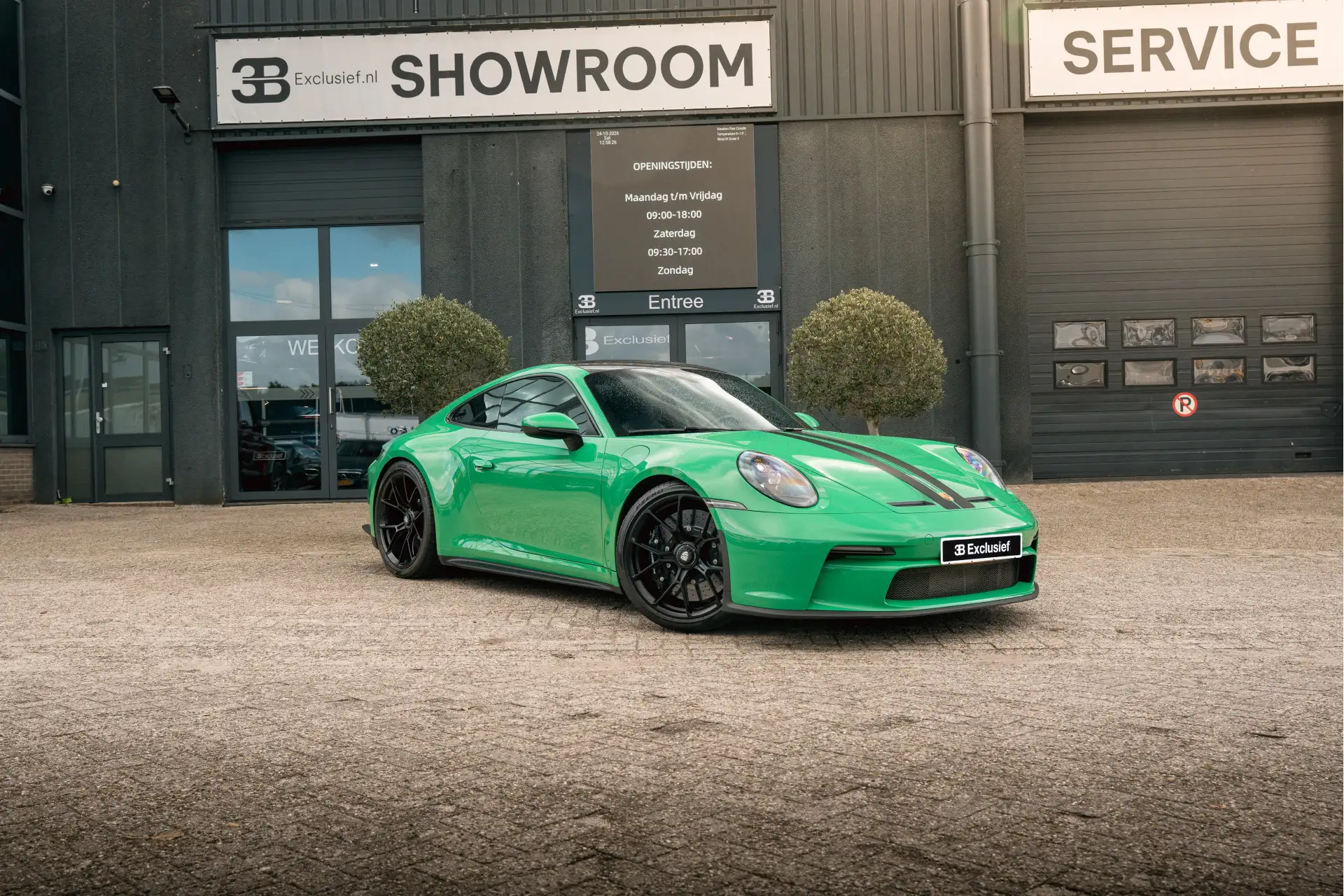 포르쉐 911 GT3 Touring 2023 초록 사진 2