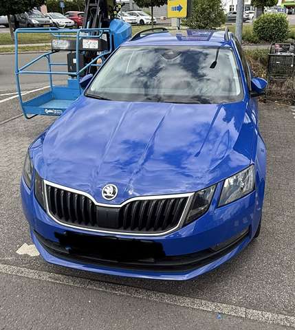 Imagine Skoda Octavia Combi 2.0 TDI DSG Soleil