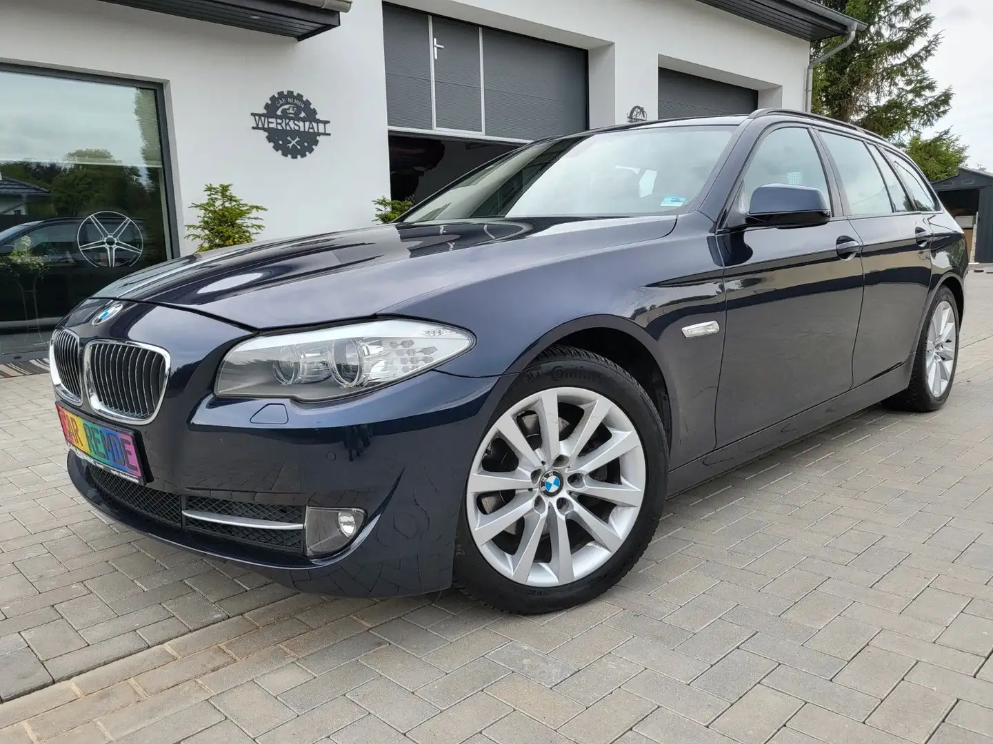 BMW 523 Touring*NAVI*Xenon*AHZV*Pano**PDC*SHZ*Leder* Синій - 1