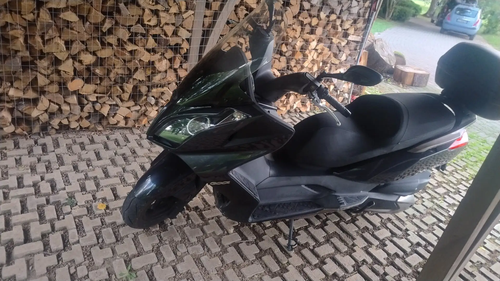 Kymco Downtown 300i Black - 1