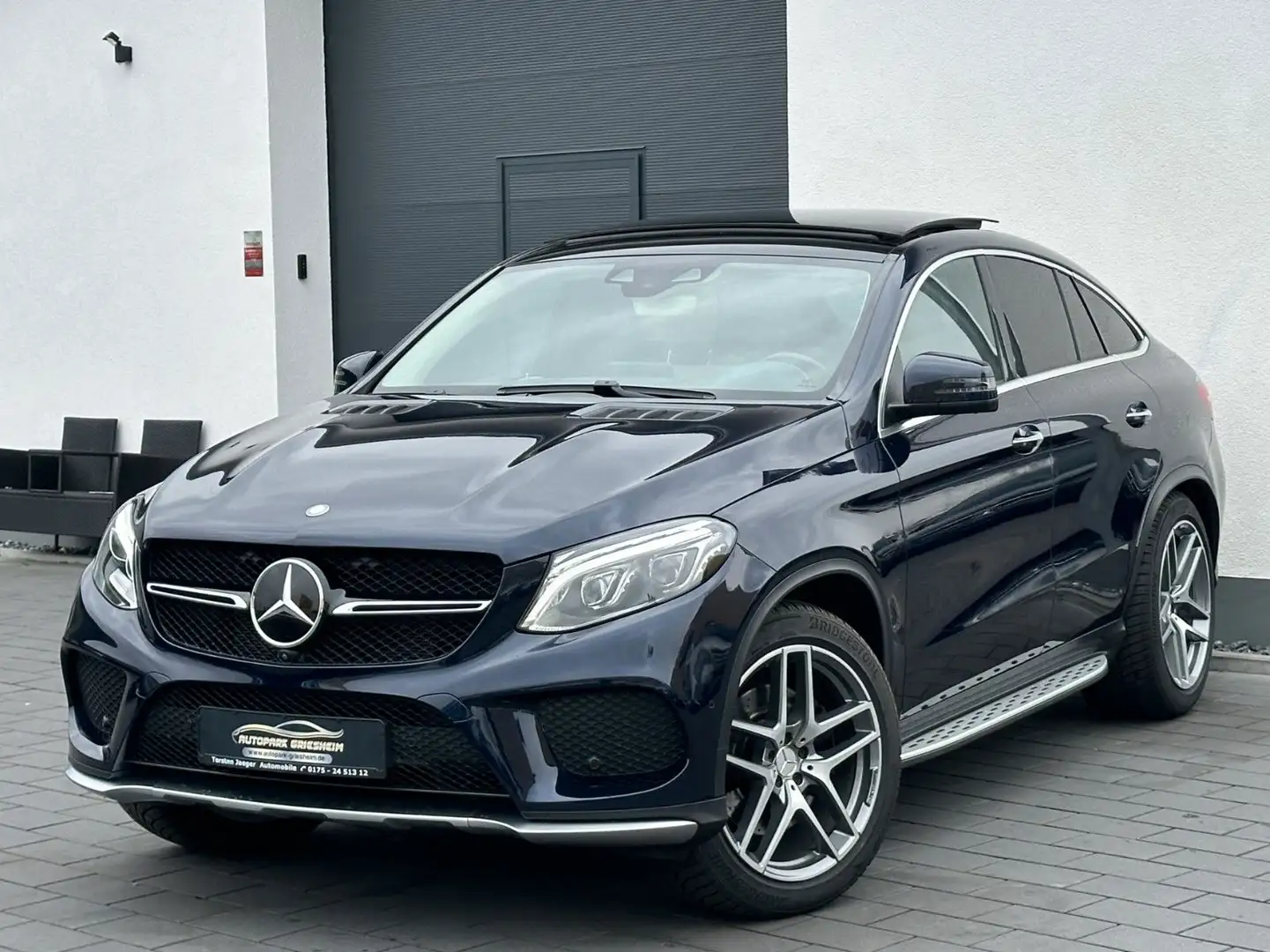 Mercedes-Benz GLE 500 AMG Coupe V8*VOLL*PANO*360°MASSAGE*Dist+ Modrá - 1