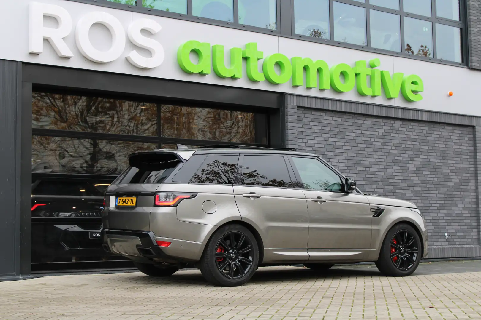 Land Rover Range Rover Sport P400e HSE Dynamic | PANO | HUD | ACC | STUUR VERW Grijs - 2