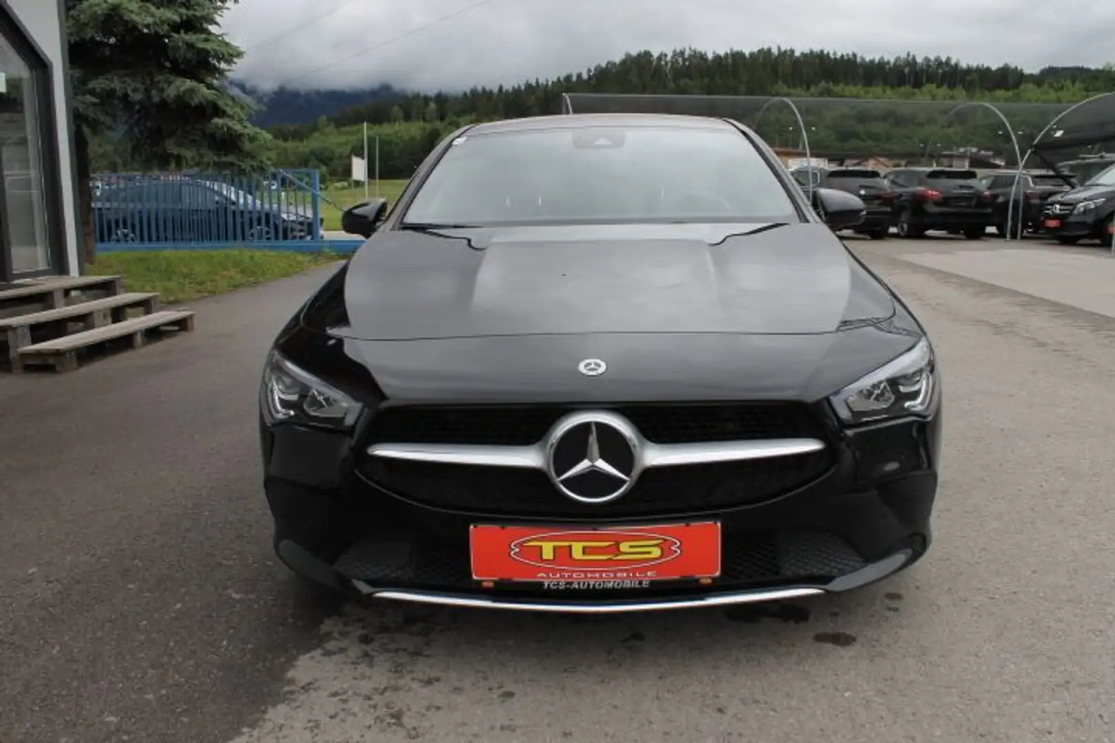 Mercedes-Benz CLA 200 d Shooting Brake Schwarz - 2
