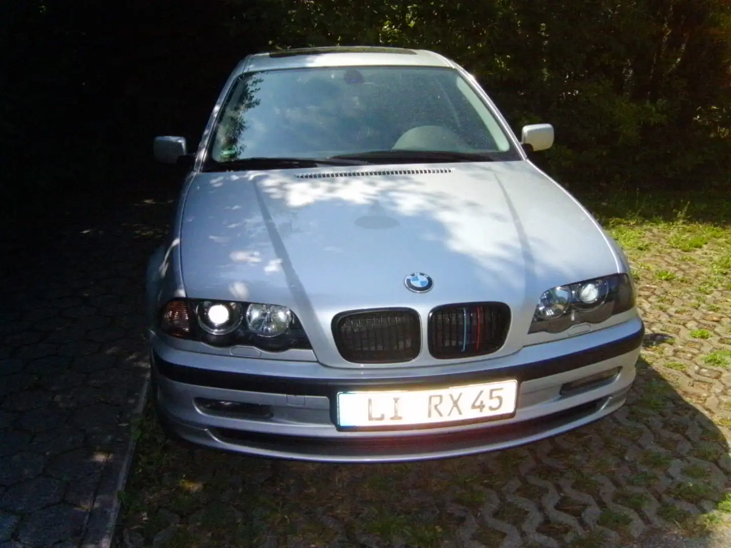 BMW 325 325i Silber - 2