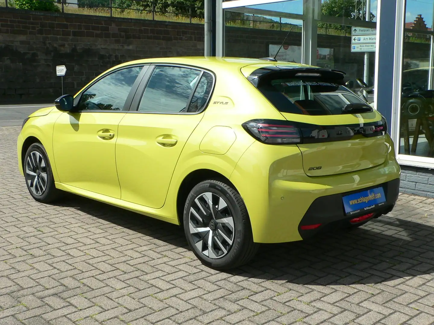 Peugeot 208 Style Gelb - 2