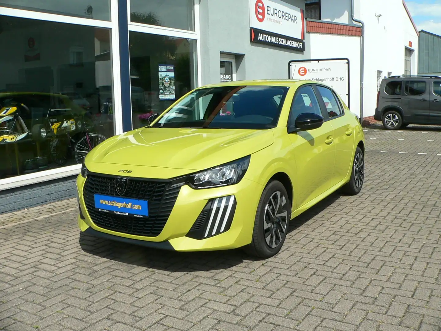 Peugeot 208 Style Gelb - 1