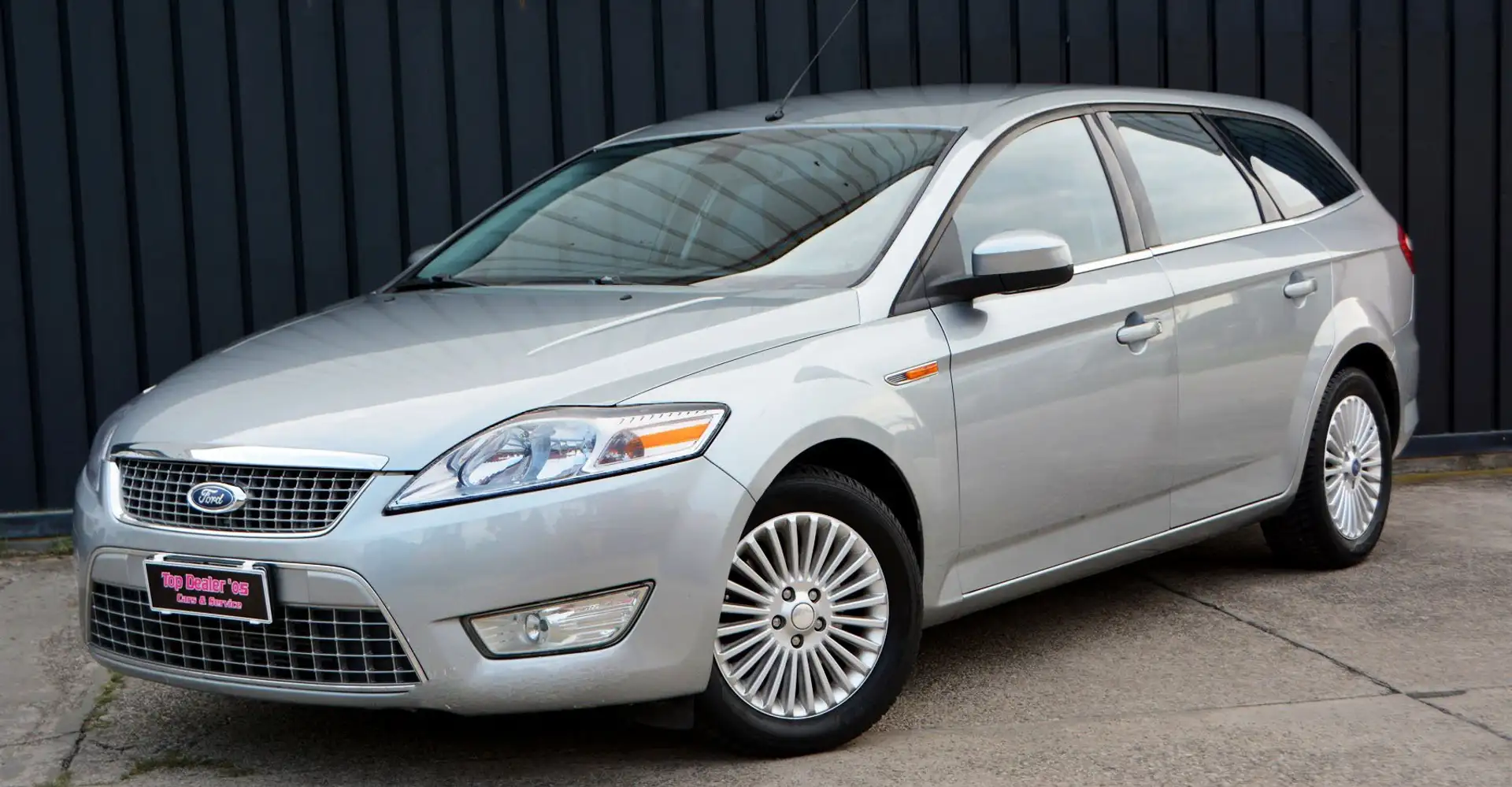 Ford Mondeo SW 2.0 tdci Titanium dpf manuale Grau - 2
